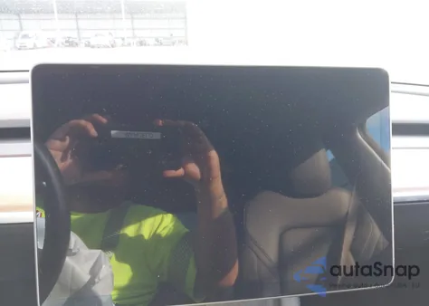 2023 Tesla Model Y Awd/Long Range Dual Motor All-Wheel Drive z USA, uszkodzony, nr VIN 7SAYGDEE6PF892294